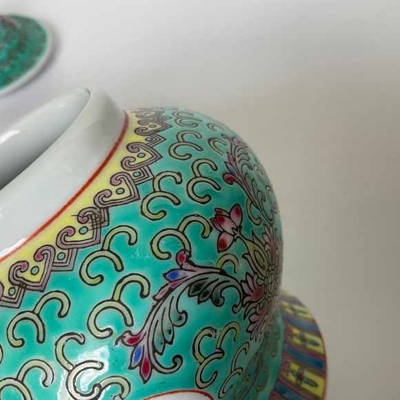 Vintage Chinese Jingdezhen Small Turquoise Lidded Ginger Jar - Picture 13 of 15